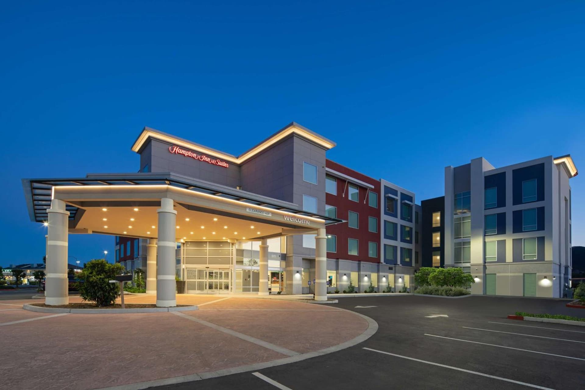 Hampton Inn & Suites Gilroy, Ca interior in Gilroy, CA — gallery photo 2