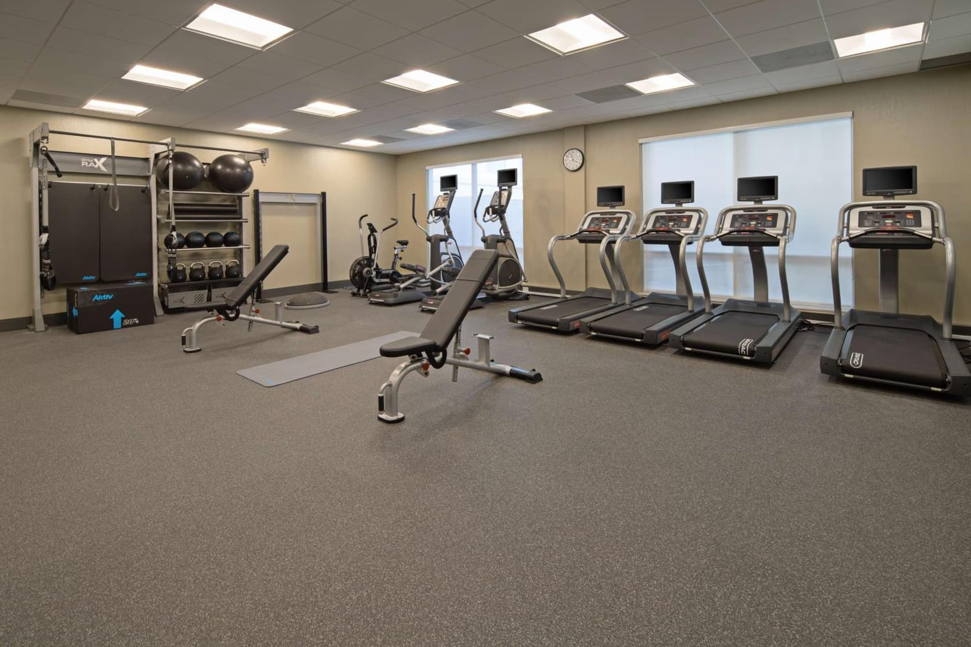 Hampton Inn & Suites Gilroy, Ca property views in Gilroy, CA — gallery photo 3