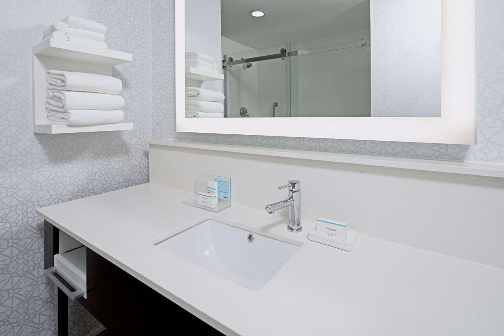 Hampton Inn & Suites Gilroy, Ca gallery photo in Gilroy, CA — image 17