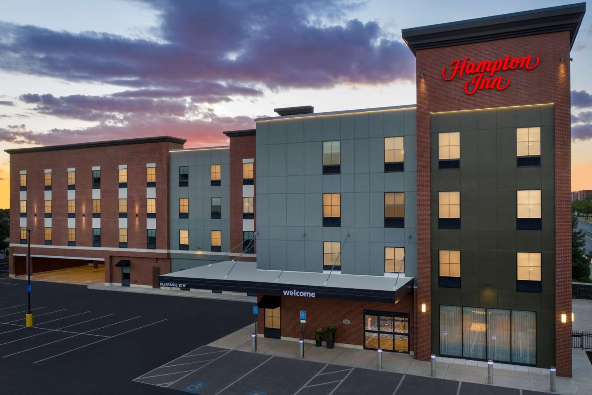 Hampton Inn Boston Logan Airport Chelsea property views in Chelsea, MA — gallery photo 3