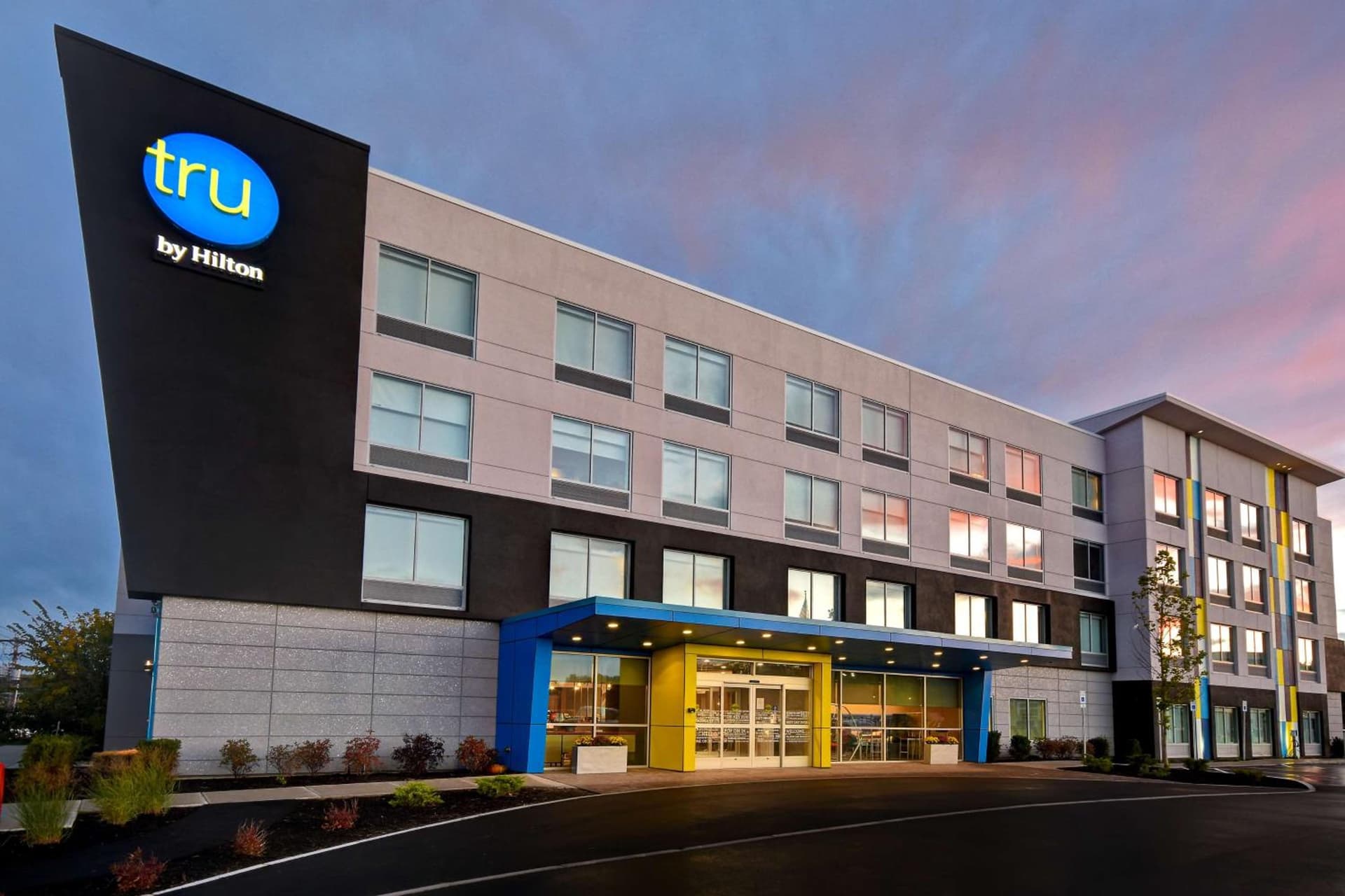 Tru By Hilton Concord, Nh gallery photo in Concord, NH — image 32