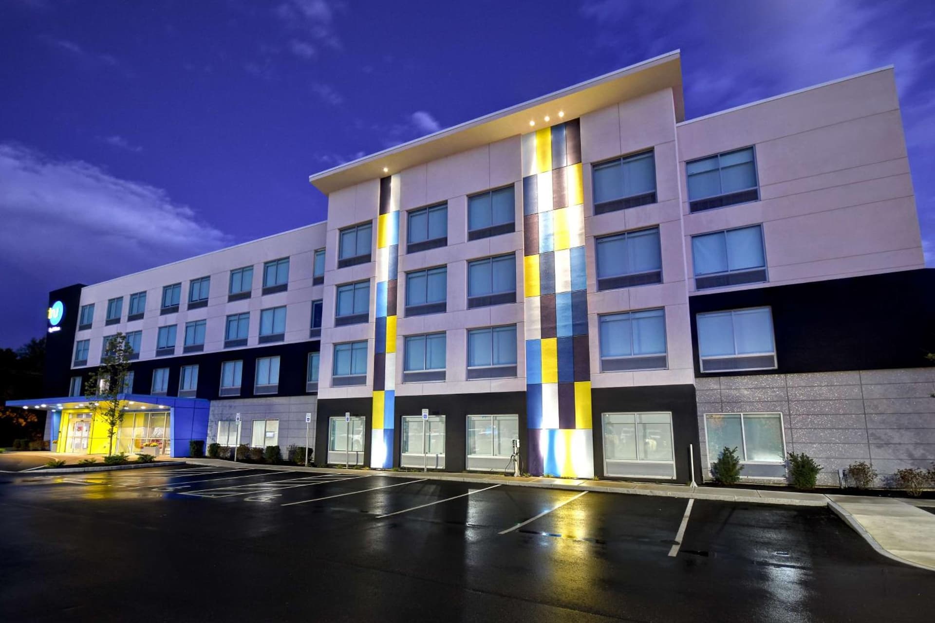 Tru By Hilton Concord, Nh gallery photo in Concord, NH — image 17