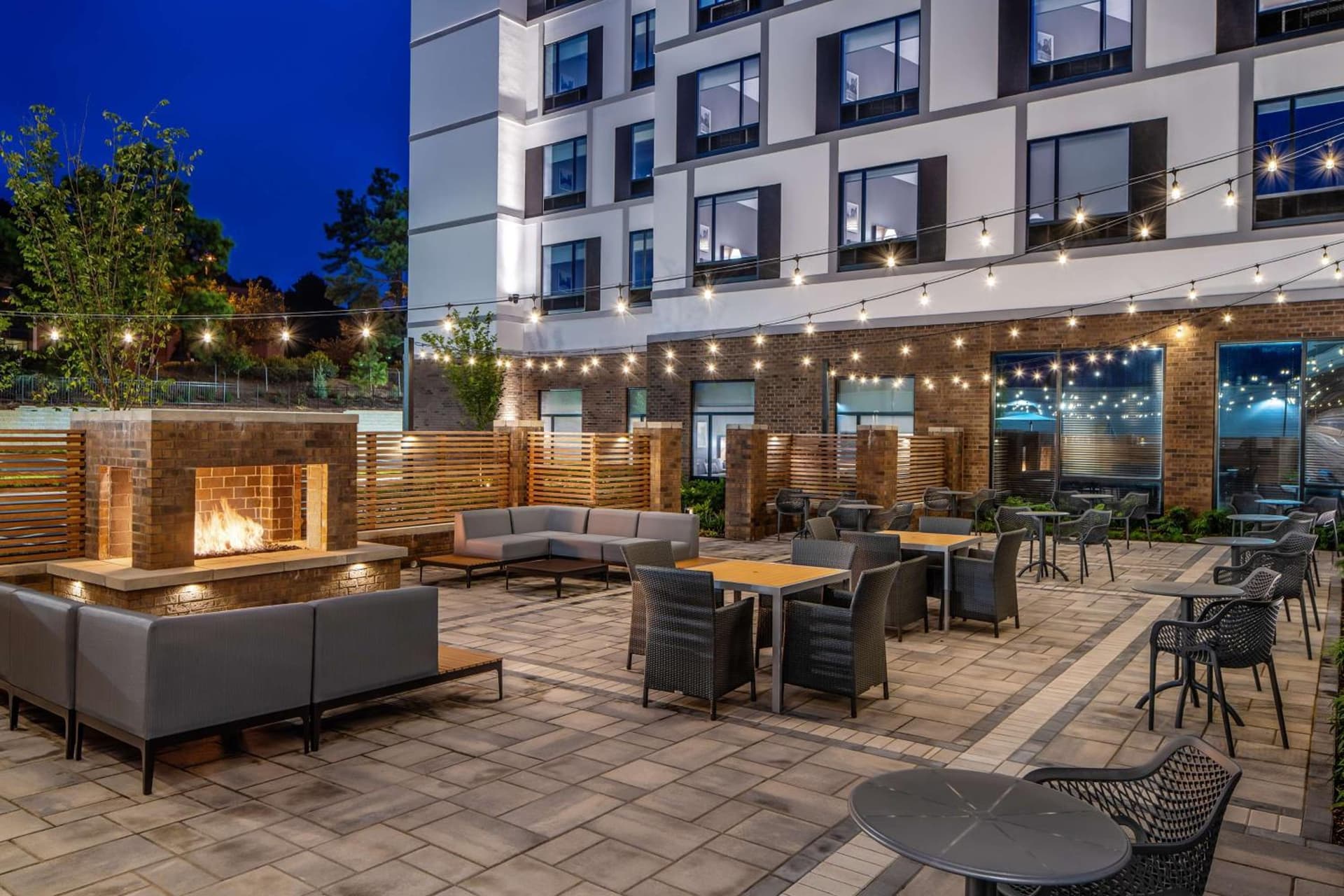 Hampton Inn & Suites Raleigh Midtown, NC interior in Raleigh, NC — gallery photo 2