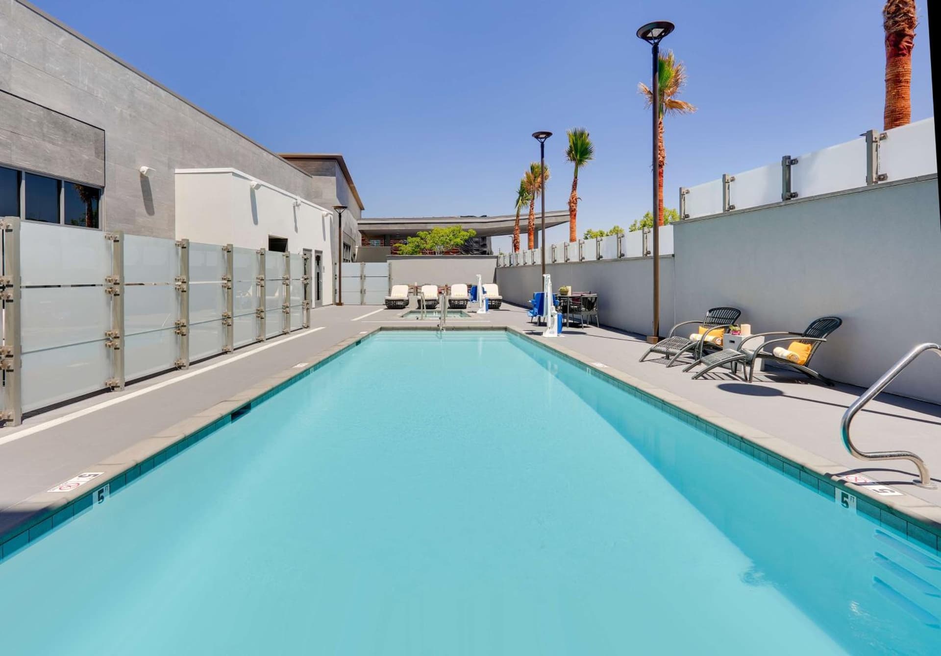Hampton Inn by Hilton Irvine Spectrum Lake Forest gallery photo in Lake Forest, CA — image 7