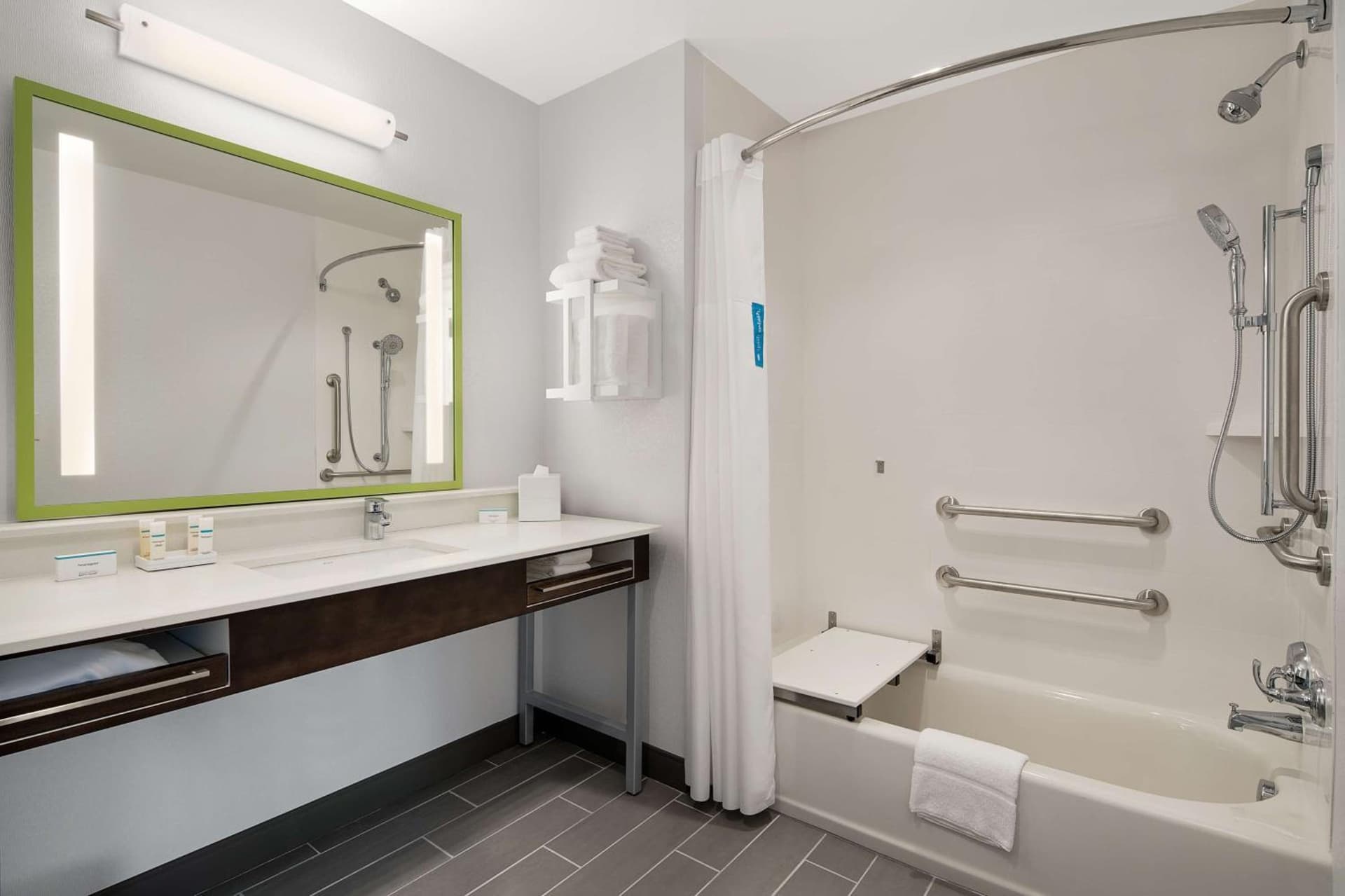 Hampton Inn & Suites Raleigh Midtown, NC gallery photo in Raleigh, NC — image 32