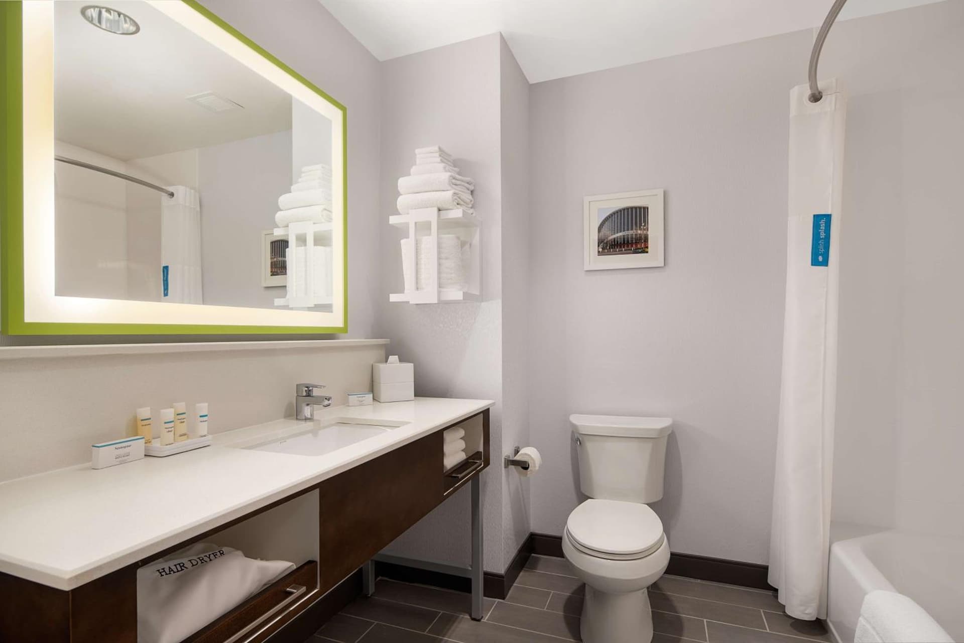 Hampton Inn & Suites Raleigh Midtown, NC gallery photo in Raleigh, NC — image 14