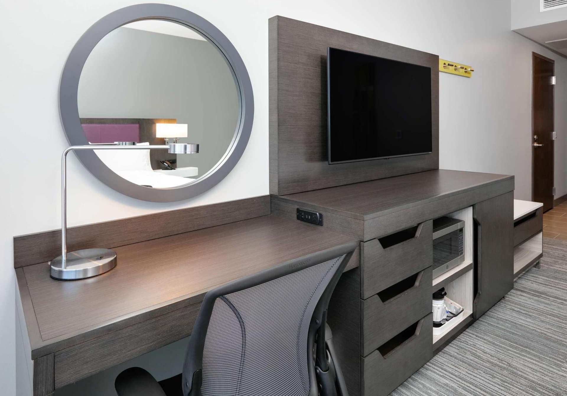 Hampton Inn by Hilton Irvine Spectrum Lake Forest gallery photo in Lake Forest, CA — image 24