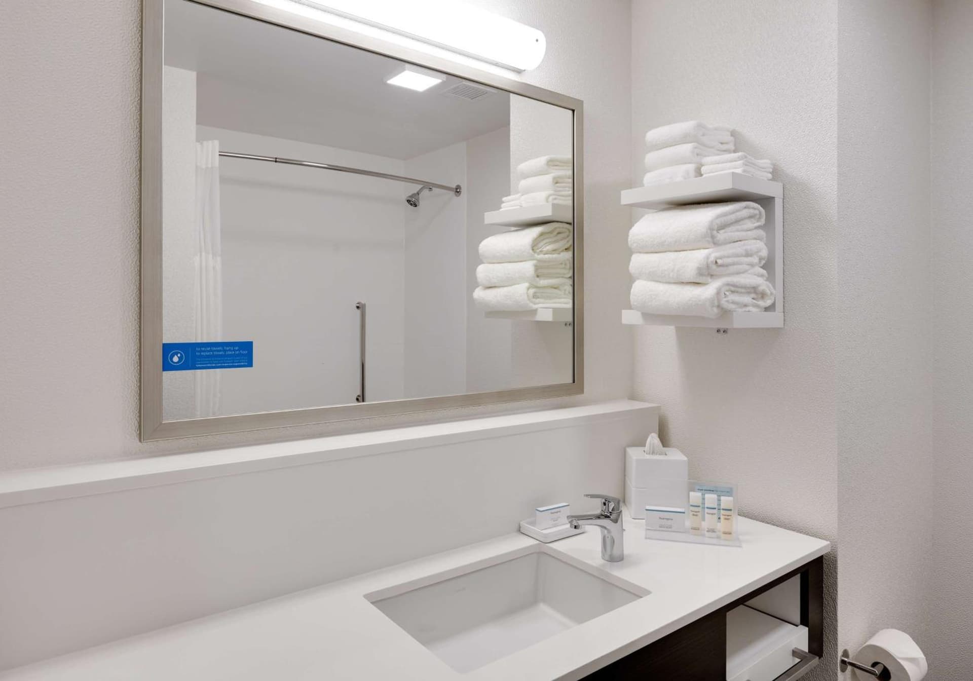 Hampton Inn by Hilton Irvine Spectrum Lake Forest gallery photo in Lake Forest, CA — image 20