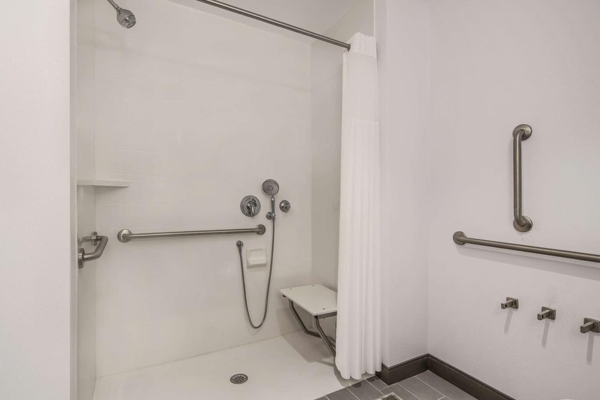 Hampton Inn & Suites Raleigh Midtown, NC gallery photo in Raleigh, NC — image 42