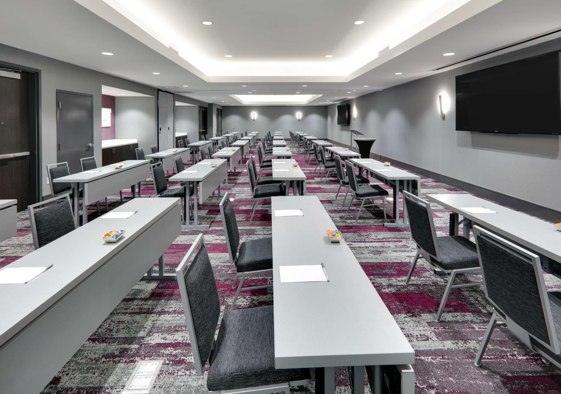 Hampton Inn by Hilton Irvine Spectrum Lake Forest gallery photo in Lake Forest, CA — image 23