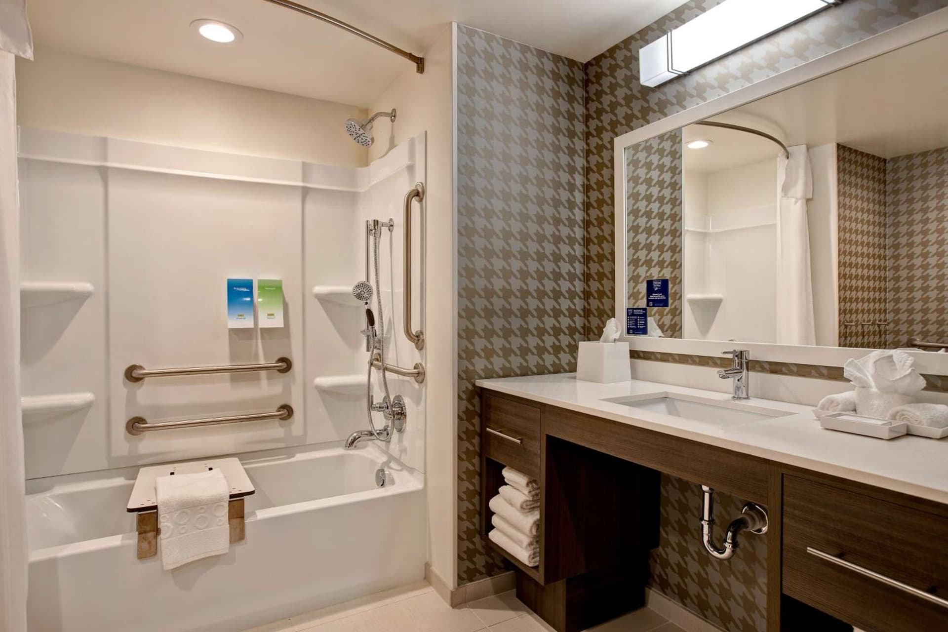 Home2 Suites By Hilton Carmel Indianapolis gallery photo in Carmel, IN — image 24