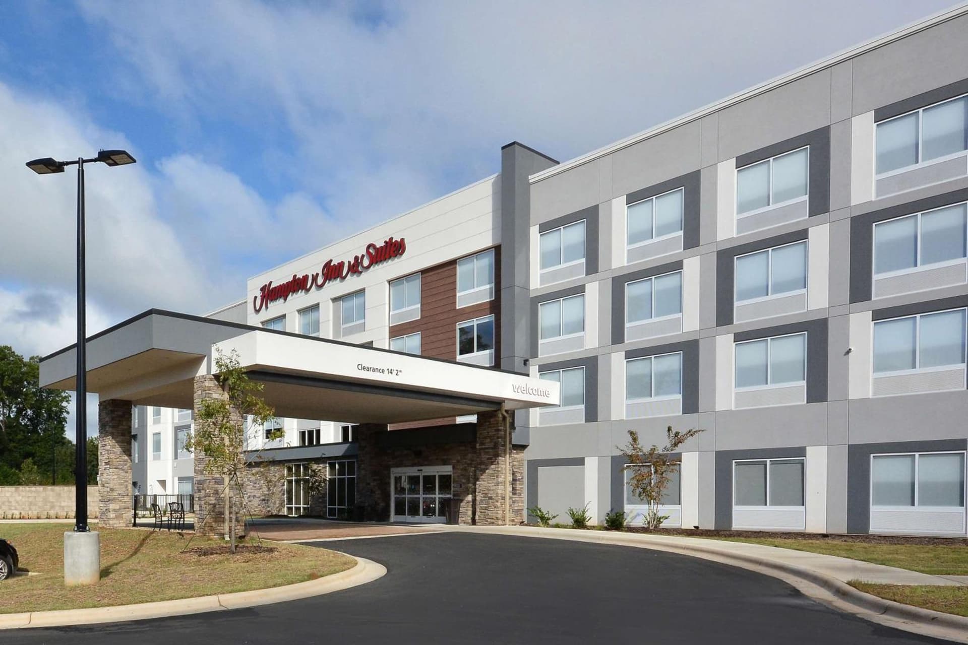 Hampton Inn & Suites Charlotte North I 485 — hotel in Concord, North Carolina