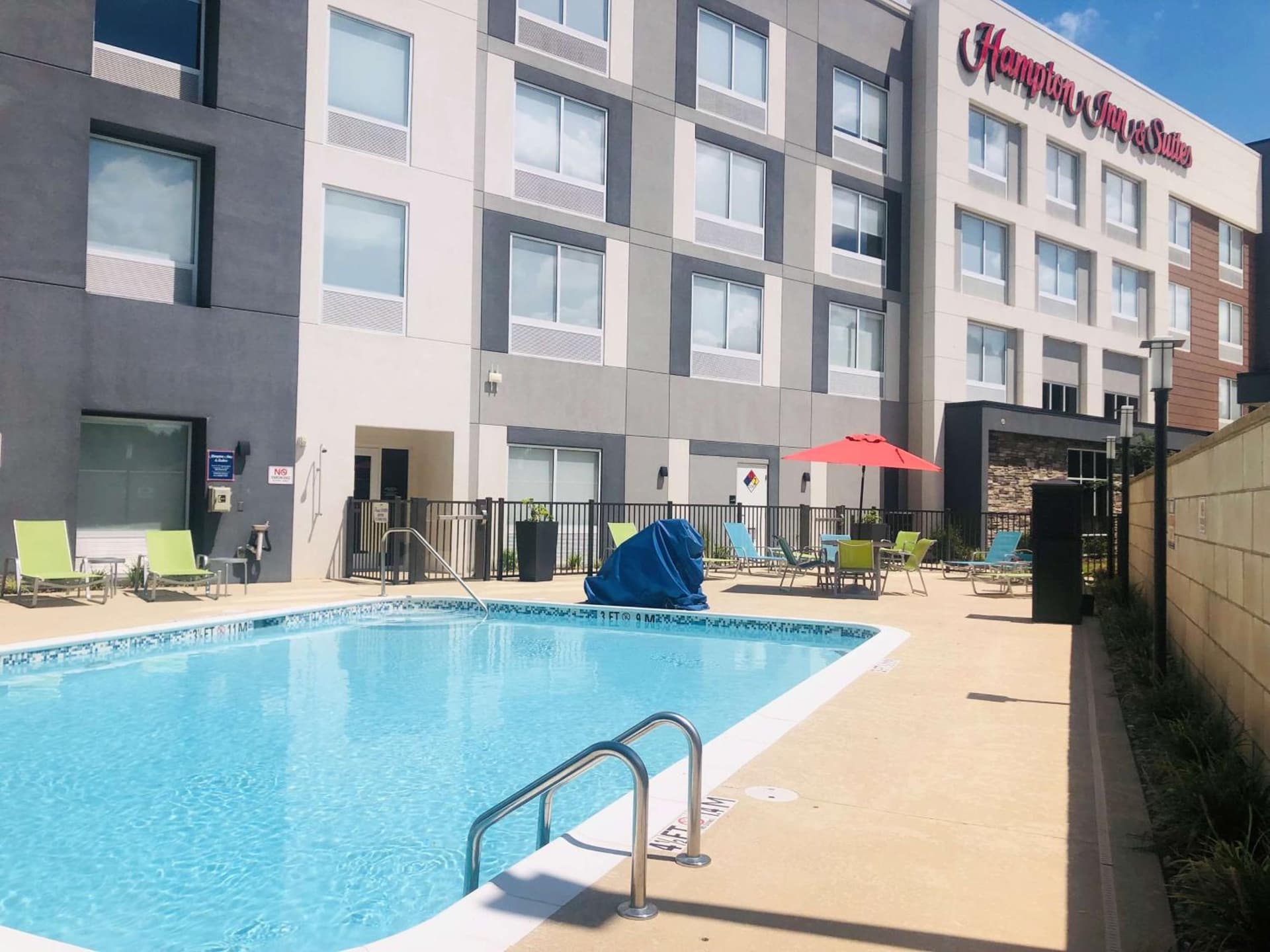 Hampton Inn & Suites Charlotte North I 485 gallery photo in Charlotte, NC — image 16