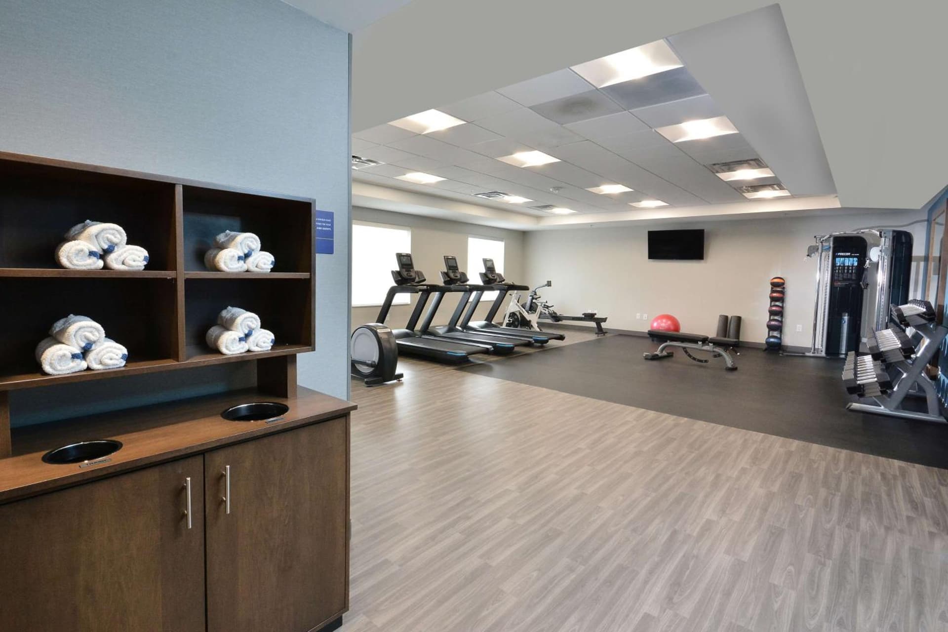 Hampton Inn & Suites Charlotte North I 485 gallery photo in Charlotte, NC — image 39