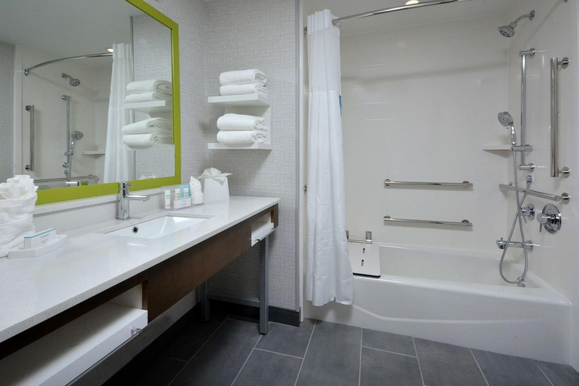 Hampton Inn & Suites Charlotte North I 485 interior in Charlotte, NC — gallery photo 2