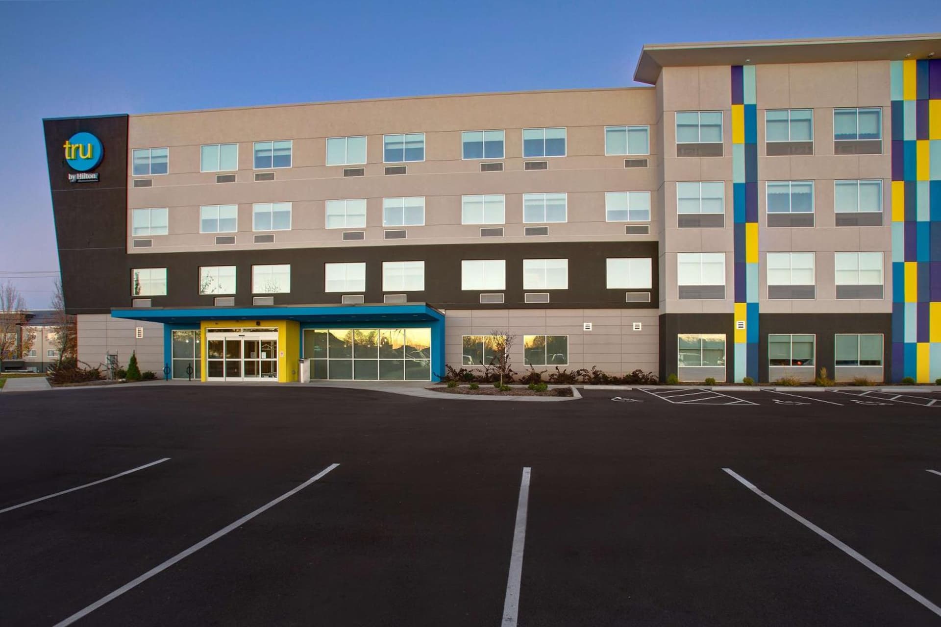 Tru By Hilton Alcoa Knoxville Airport, Tn interior in Alcoa, TN — gallery photo 2