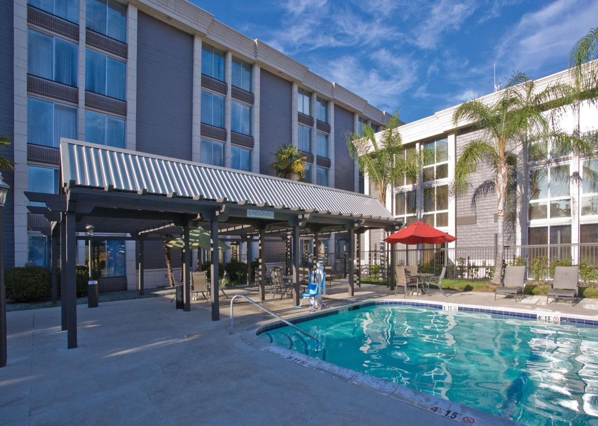 DoubleTree by Hilton Chico interior in Chico, CA — gallery photo 2
