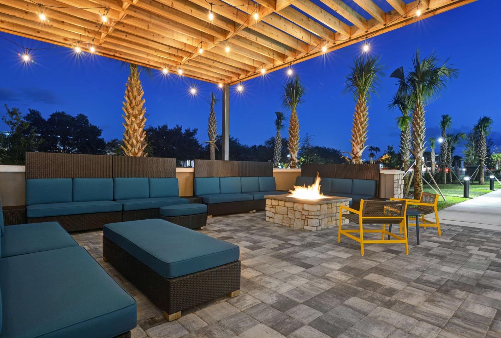 Home2 Suites By Hilton Melbourne Viera gallery photo in Melbourne, FL — image 7