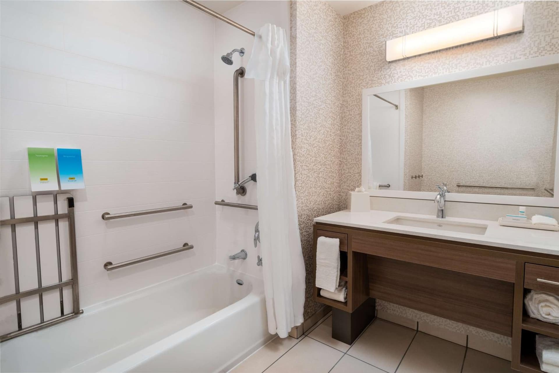 Home2 Suites Corona, Ca gallery photo in Corona, CA — image 24