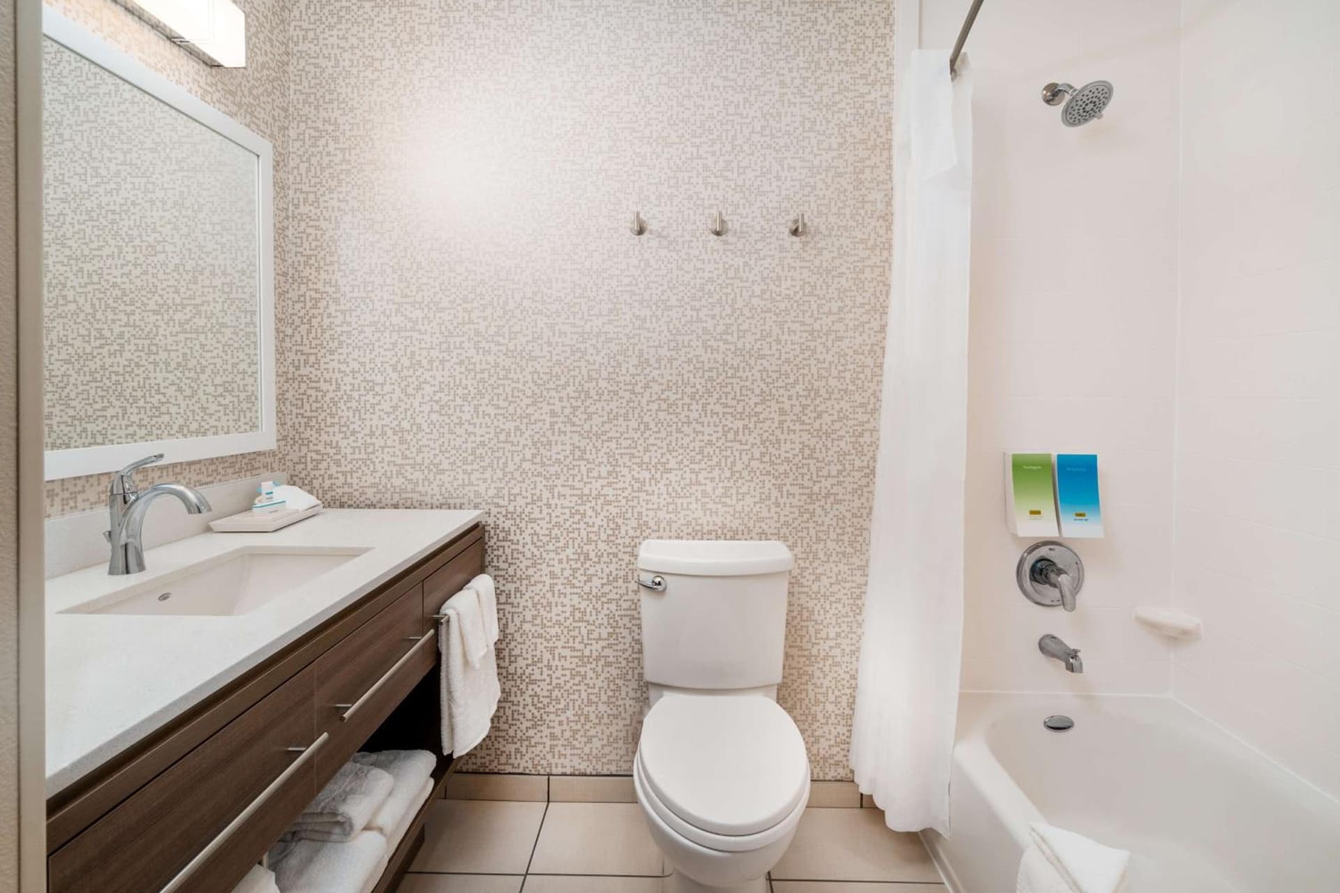 Home2 Suites Corona, Ca gallery photo in Corona, CA — image 9