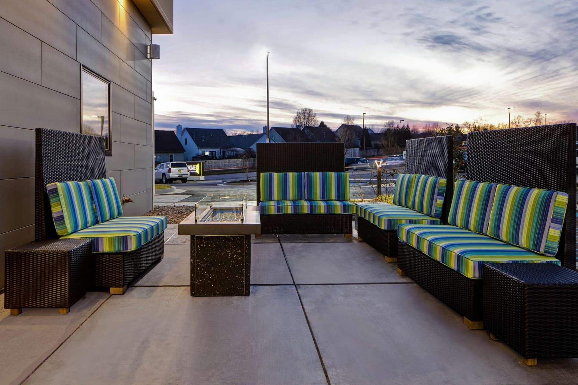 Home2 Suites By Hilton Lexington Hamburg interior in Lexington, KY — gallery photo 2