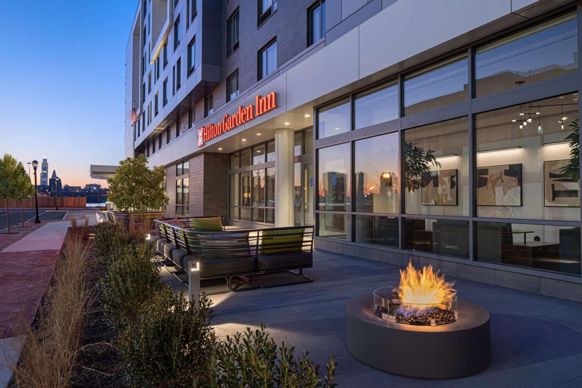 Hilton Garden Inn Camden Waterfront Philadelphia interior in Camden, NJ — gallery photo 2