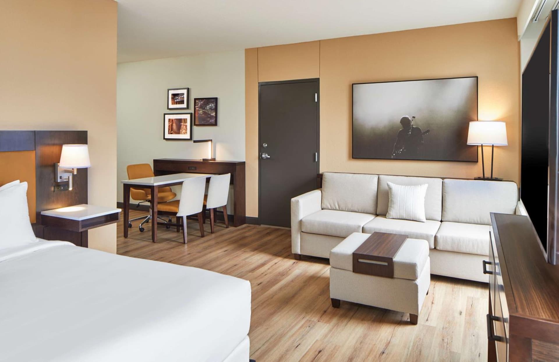 Embassy Suites by Hilton Nashville Downtown gallery photo in Nashville, TN — image 5
