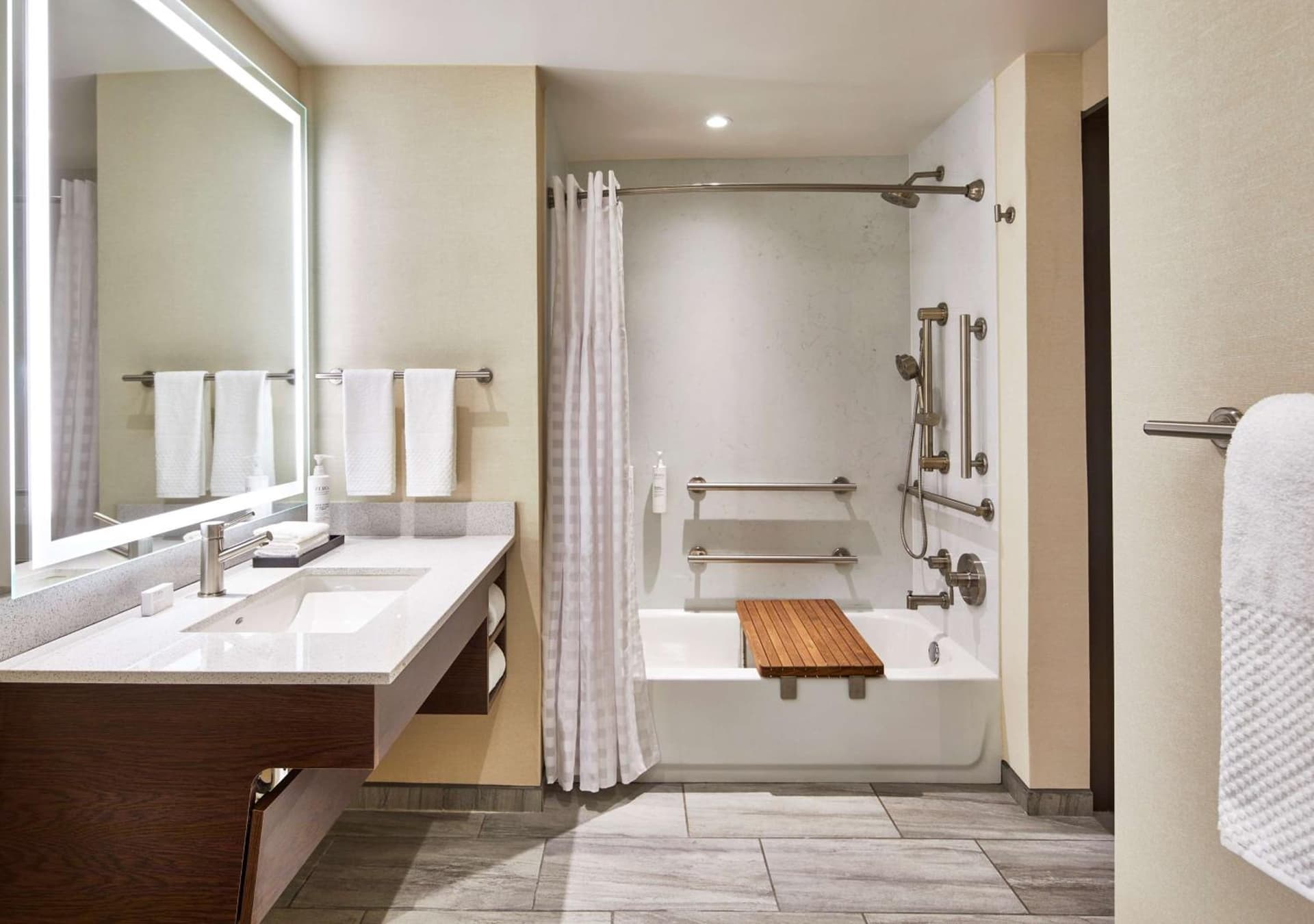 Embassy Suites by Hilton Nashville Downtown gallery photo in Nashville, TN — image 24