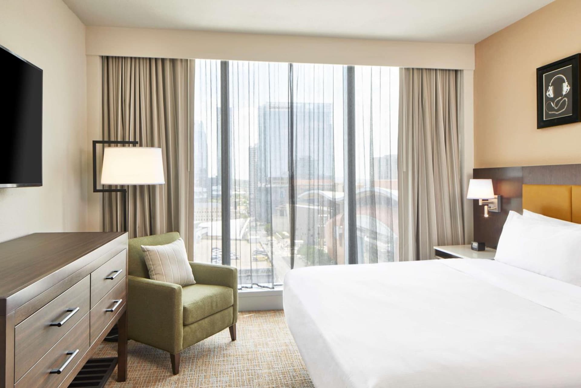 Embassy Suites by Hilton Nashville Downtown gallery photo in Nashville, TN — image 7