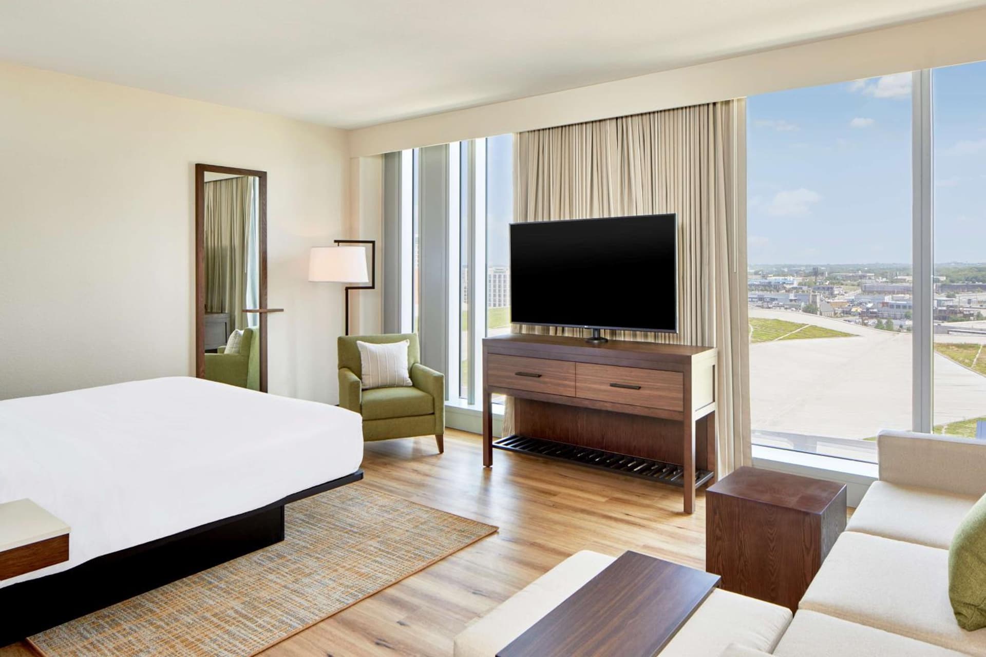 Embassy Suites by Hilton Nashville Downtown property views in Nashville, TN — gallery photo 3