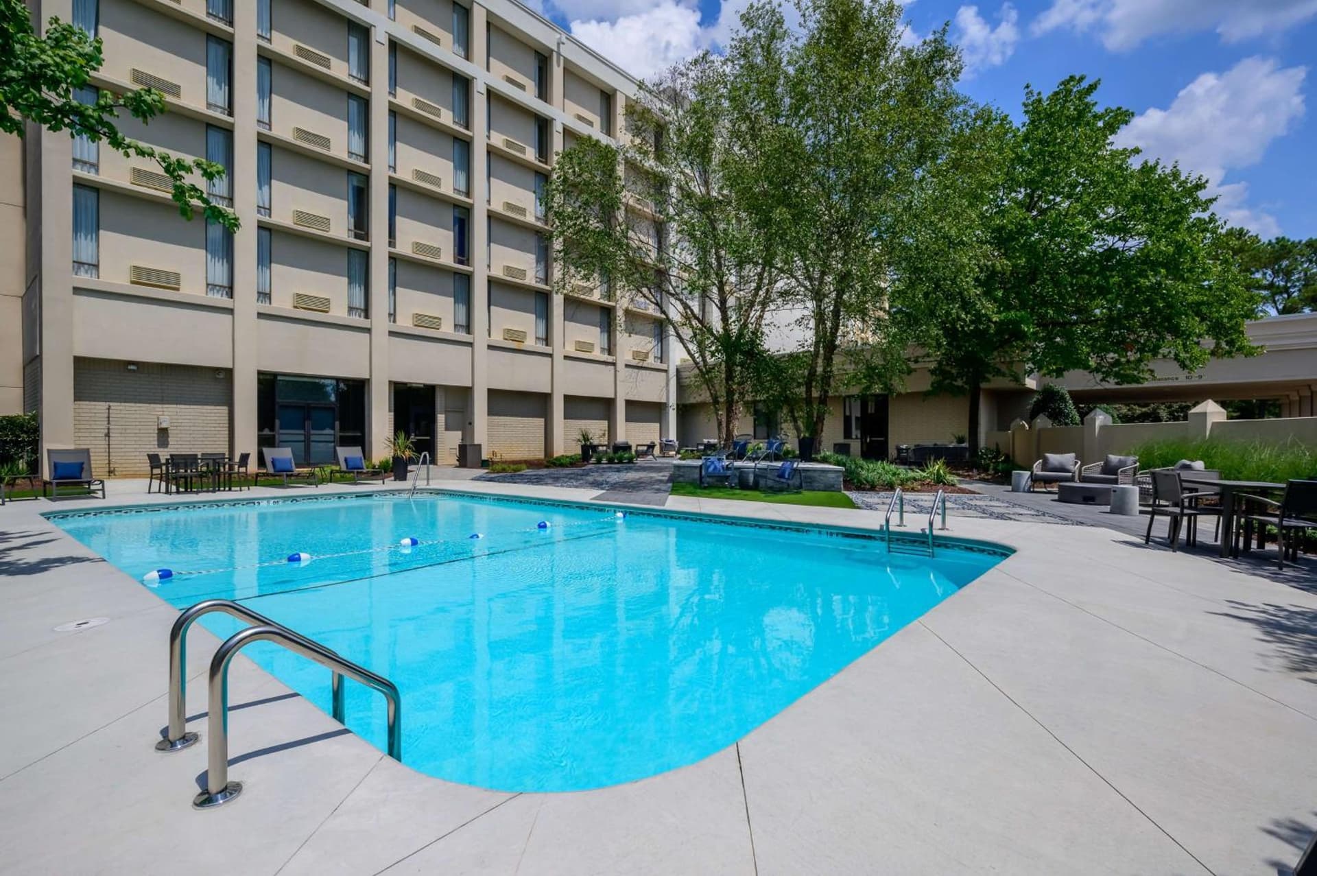 DoubleTree by Hilton Raleigh Midtown, NC gallery photo in Raleigh, NC — image 22