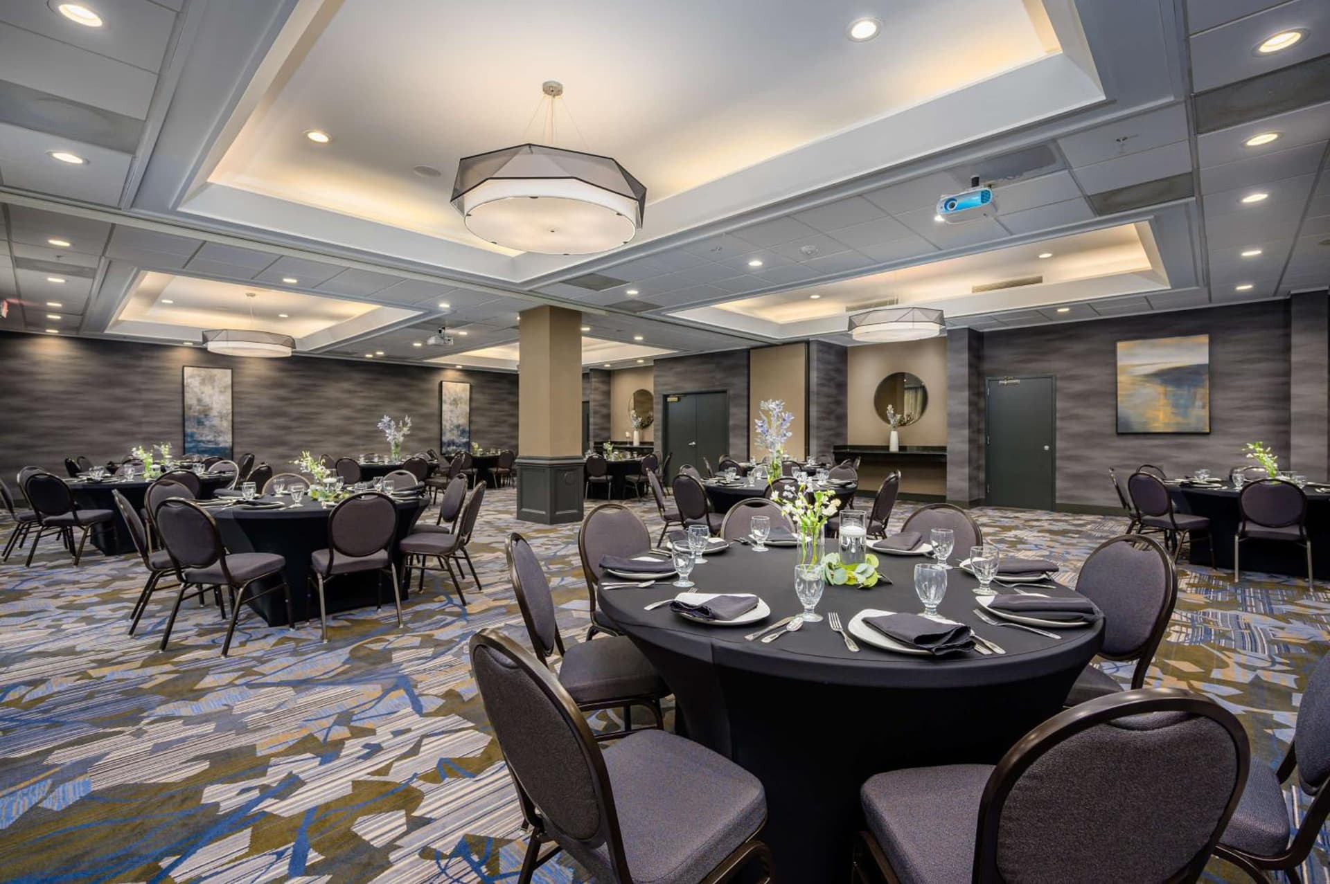 DoubleTree by Hilton Raleigh Midtown, NC gallery photo in Raleigh, NC — image 23