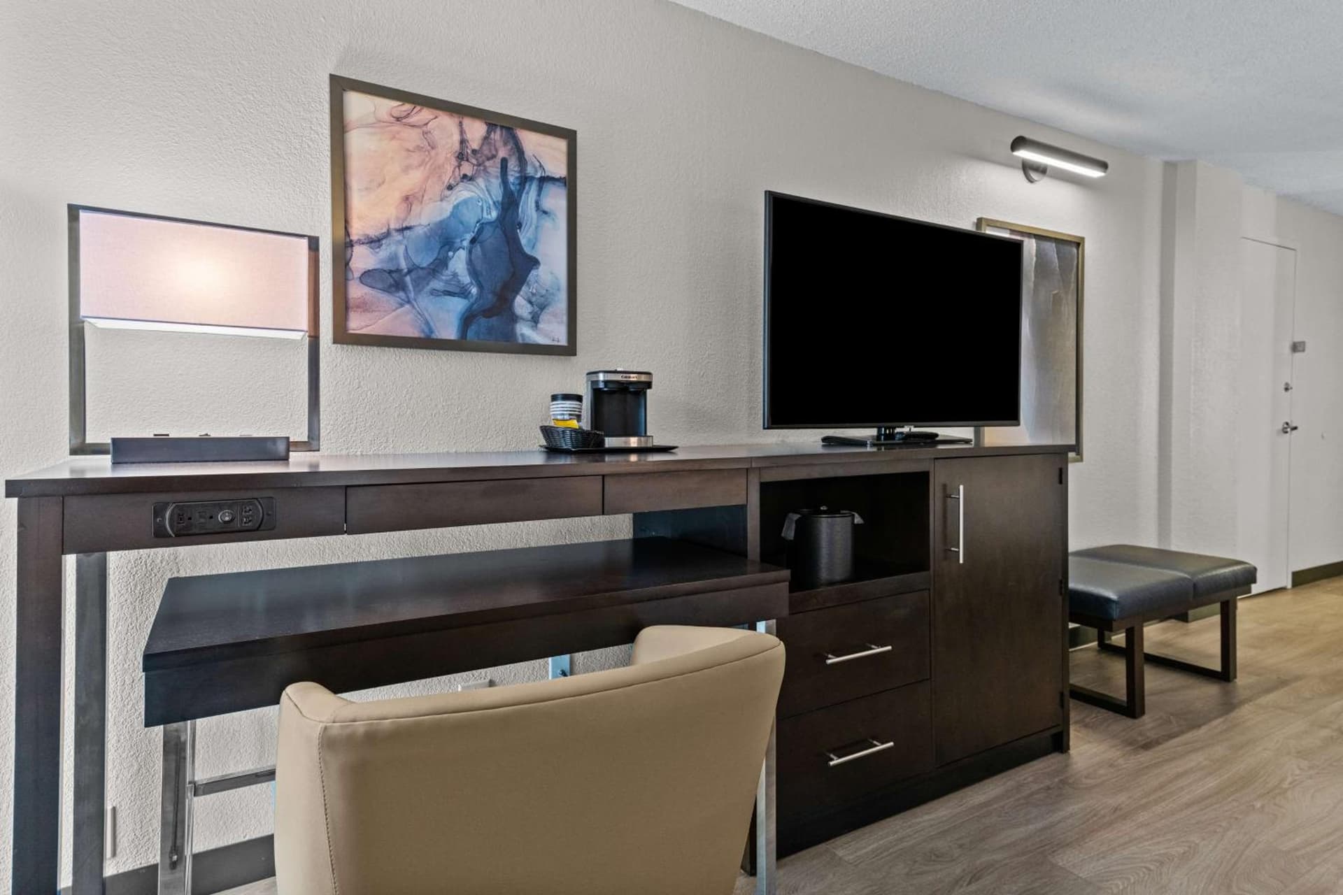 DoubleTree by Hilton Raleigh Midtown, NC gallery photo in Raleigh, NC — image 6