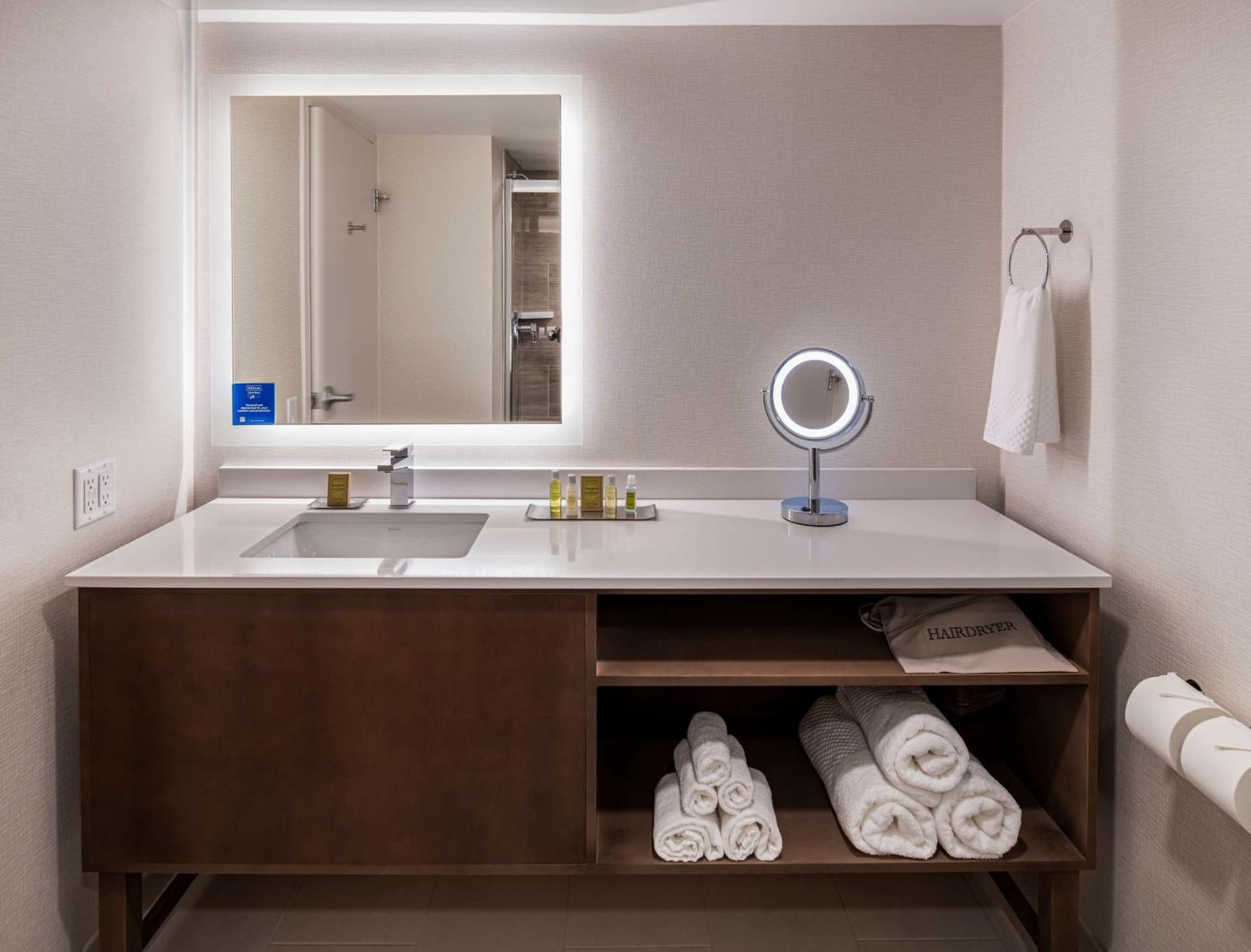 Doubletree By Hilton Madison East gallery photo in Madison, WI — image 36