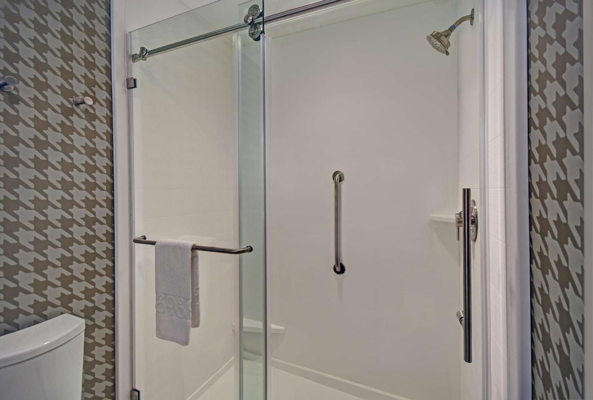 Home2 Suites By Hilton Raleigh North I-540 gallery photo in Raleigh, NC — image 9