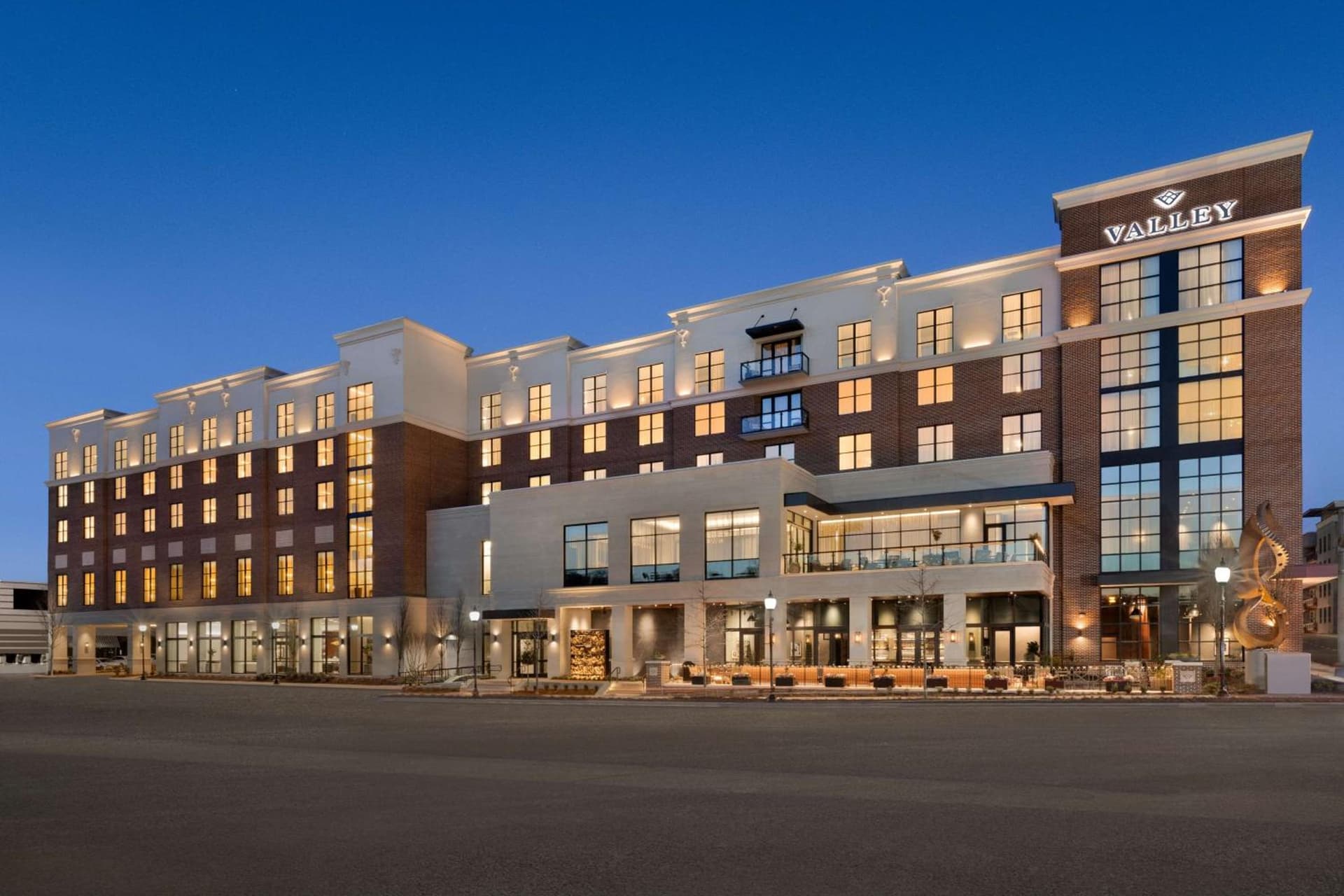 Valley Hotel Homewood Birmingham - Curio Collection By Hilton — hotel in Birmingham, Alabama
