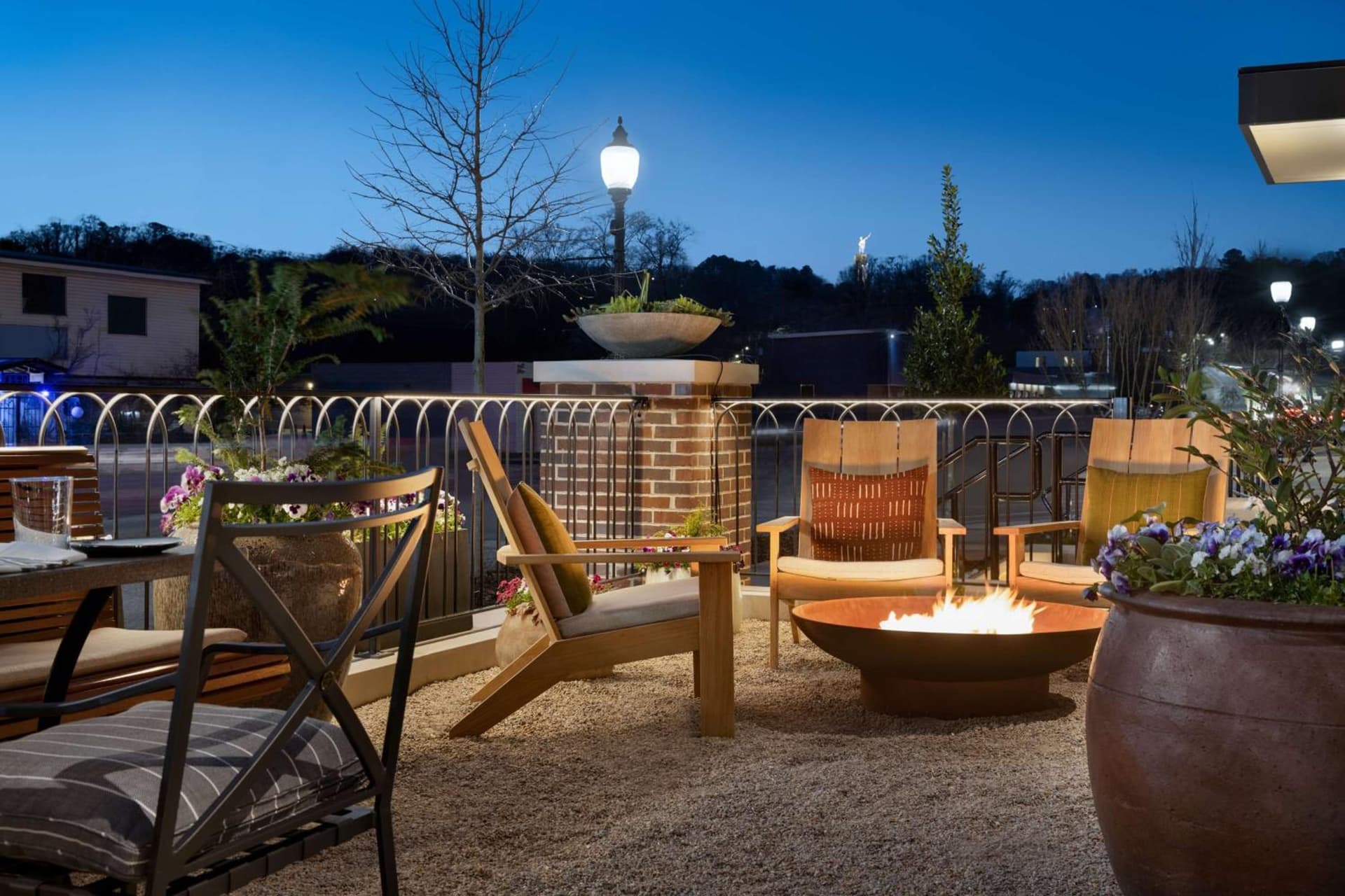 Valley Hotel Homewood Birmingham - Curio Collection By Hilton property views in Birmingham, AL — gallery photo 3