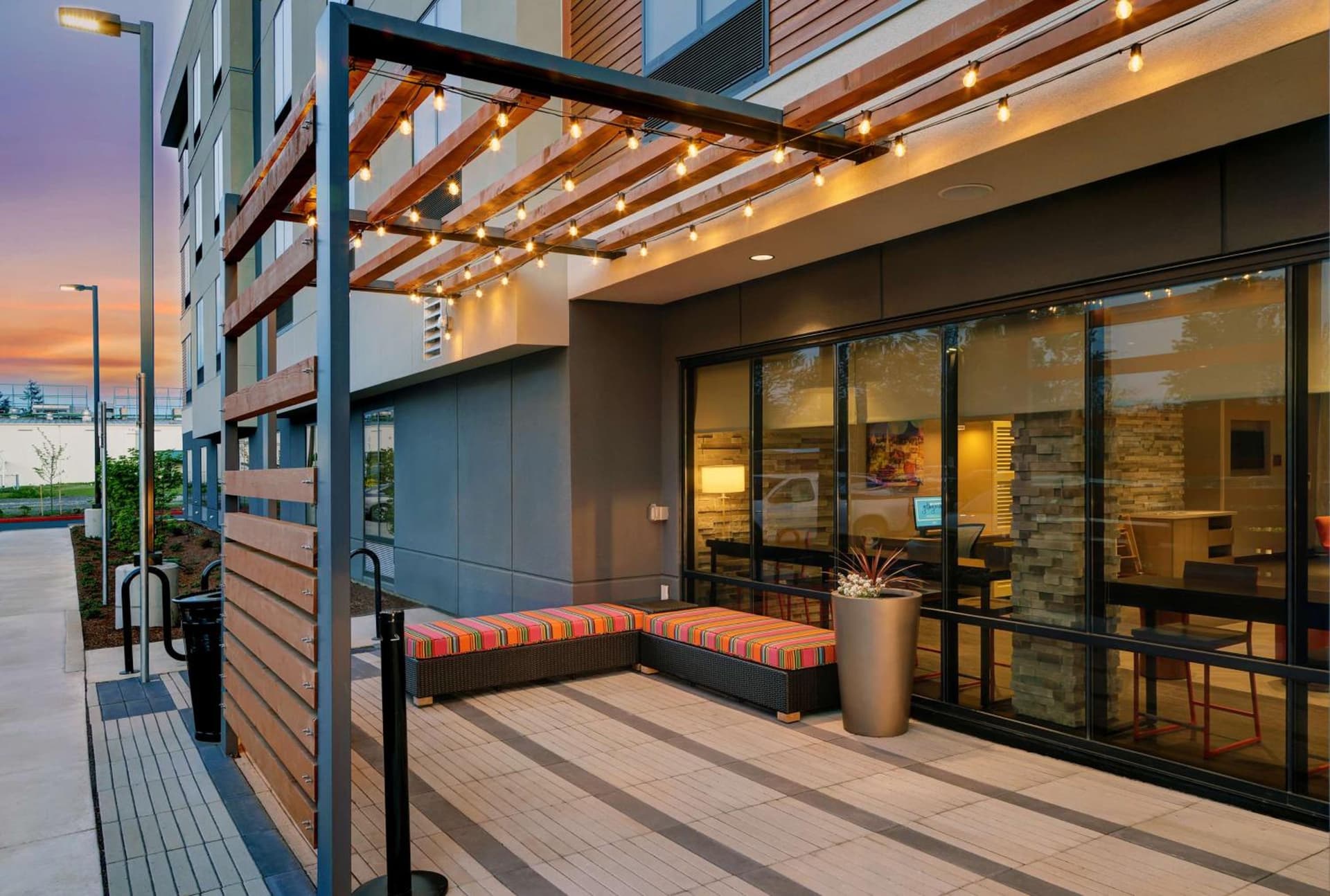 Home2 Suites By Hilton Salem interior in Salem, OR — gallery photo 2