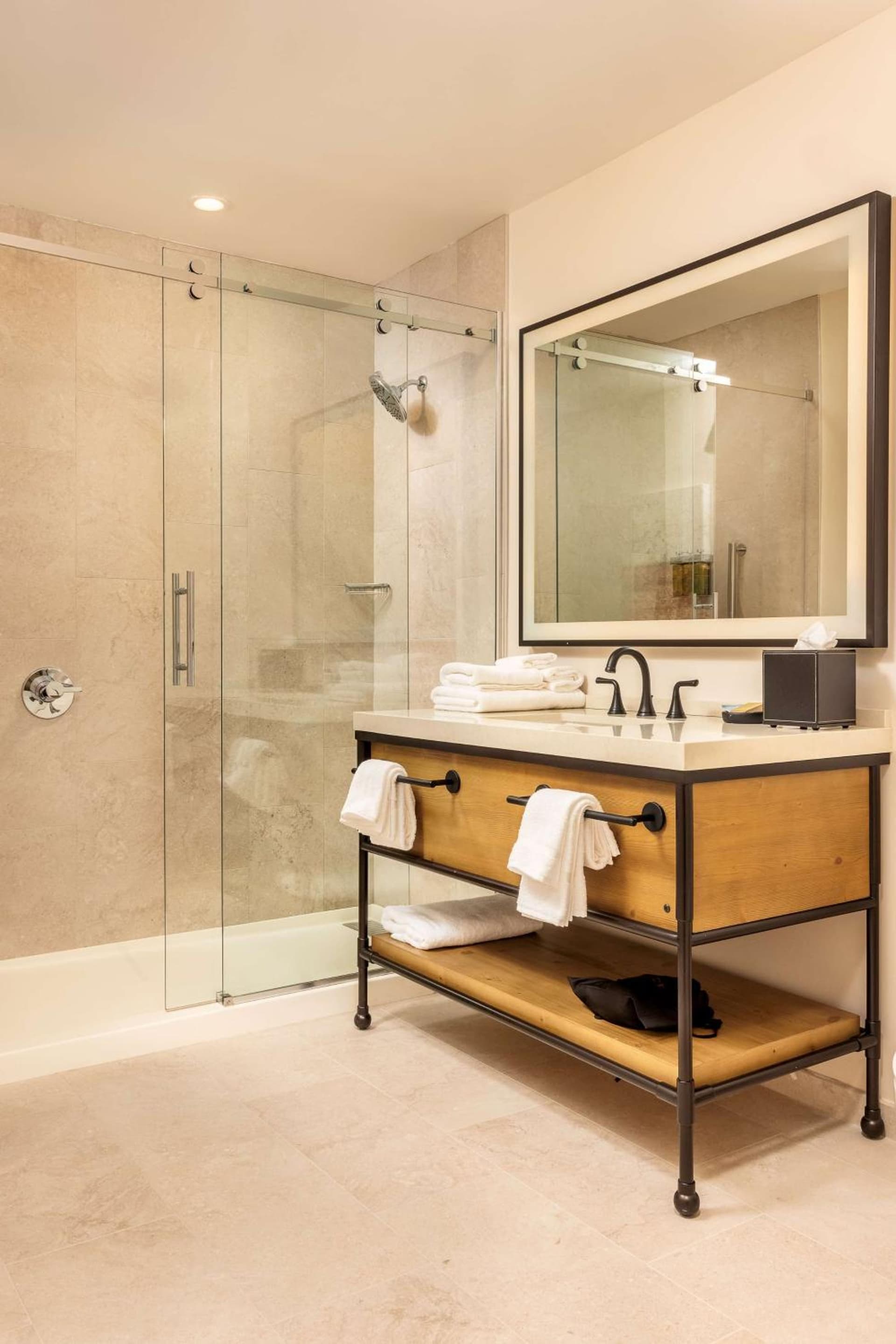 Hotel Melby Downtown Melbourne Tapestry Collection By Hilton gallery photo in Melbourne, FL — image 19