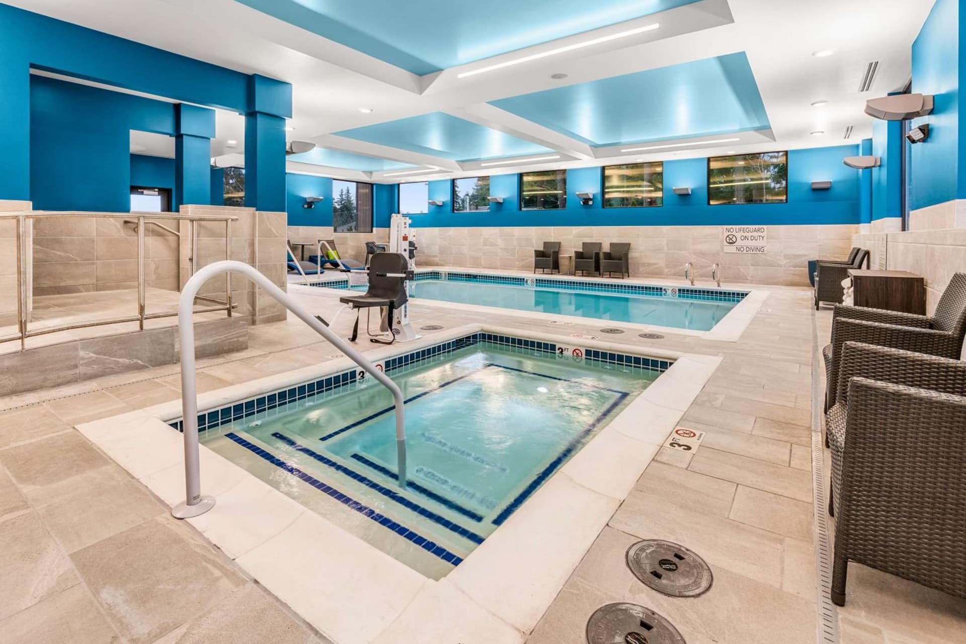 Hampton Inn & Suites Tigard interior in Tigard, OR — gallery photo 2