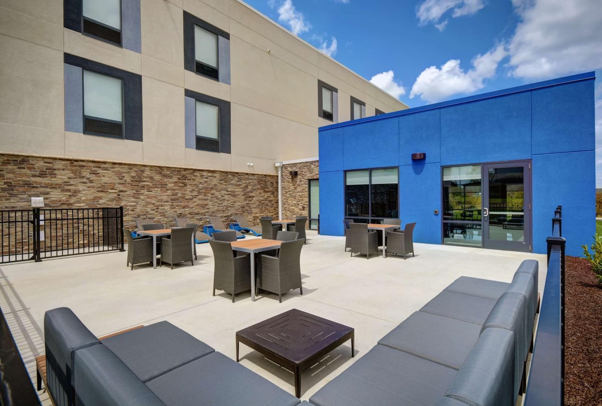 Hampton Inn Cave City, KY property views in Cave City, KY — gallery photo 3