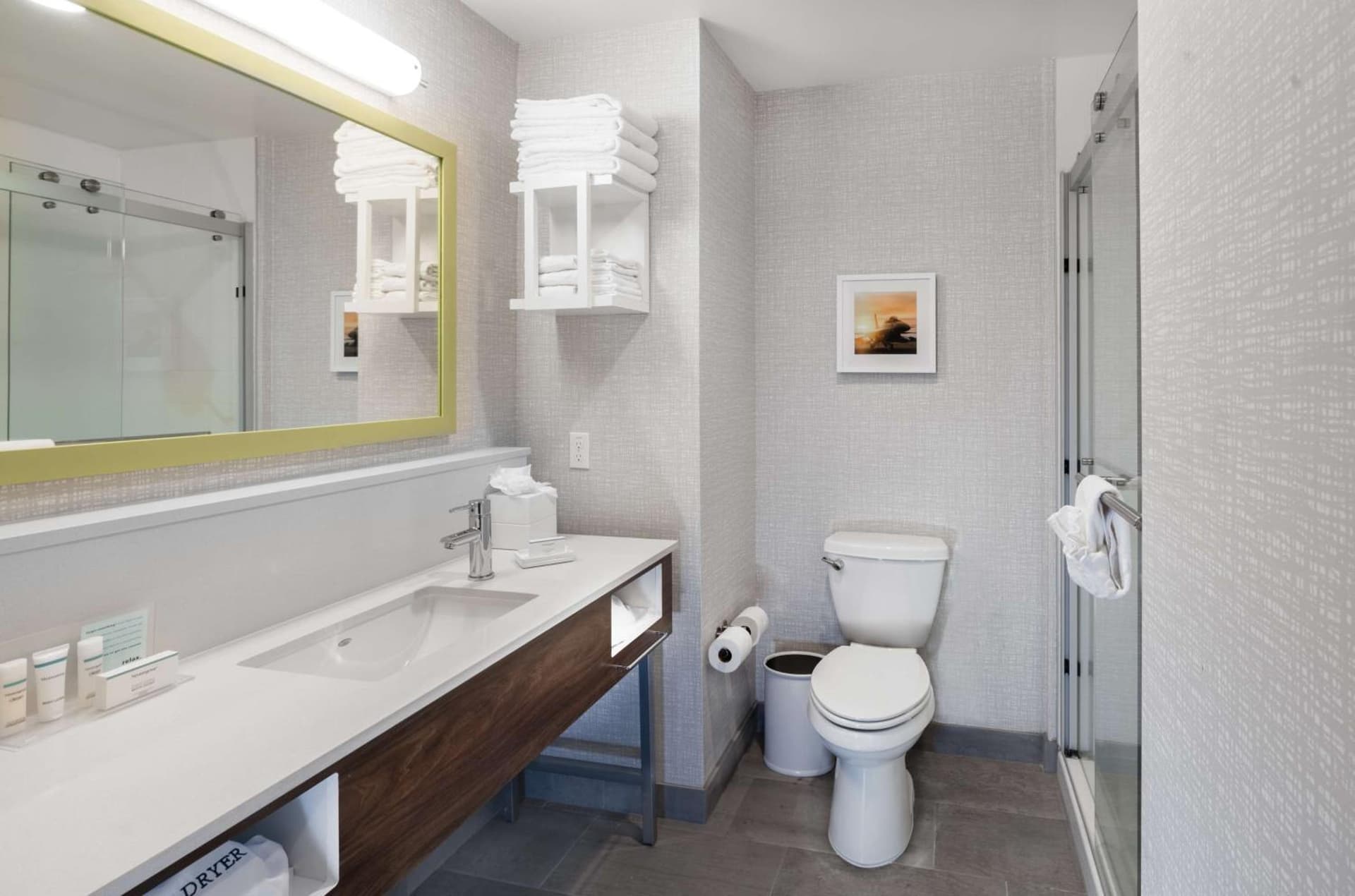 Hampton Inn Riverside March Air Force Base, Ca gallery photo in Riverside, CA — image 6