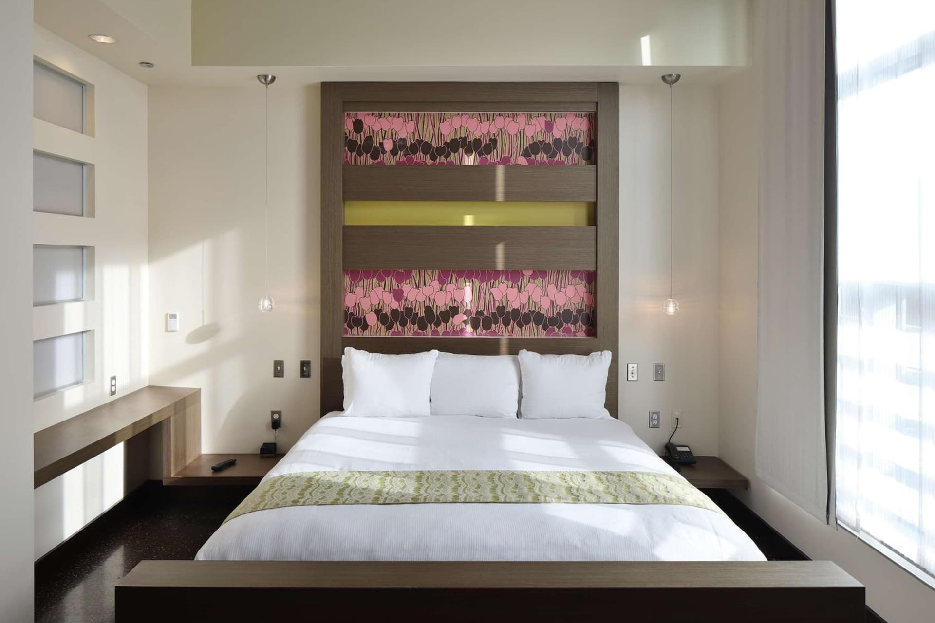 Tulyp, Tapestry Collection by Hilton gallery photo in Holland, MI — image 15
