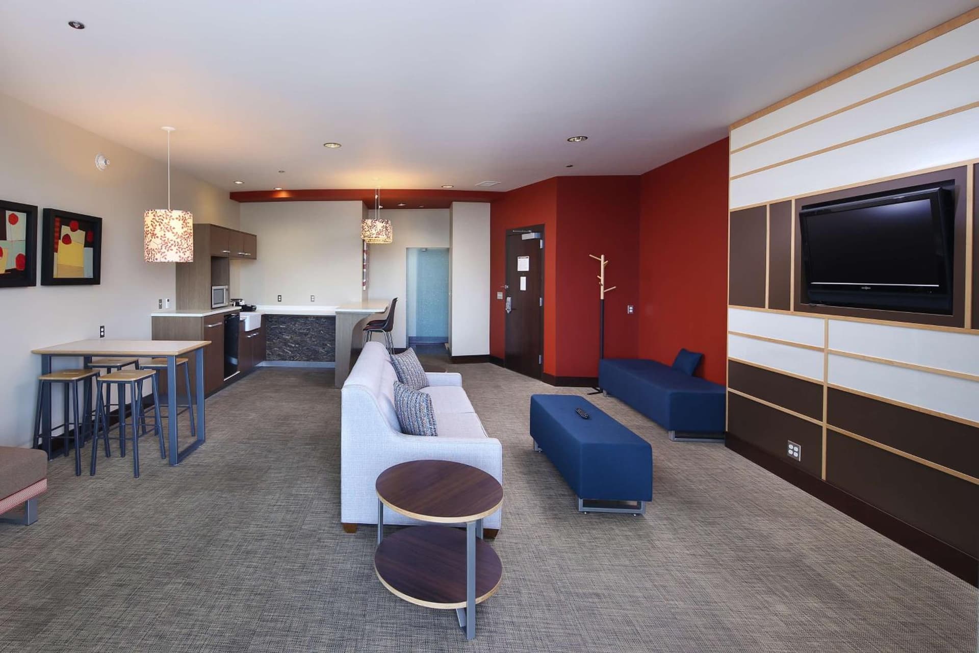 Tulyp, Tapestry Collection by Hilton gallery photo in Holland, MI — image 13
