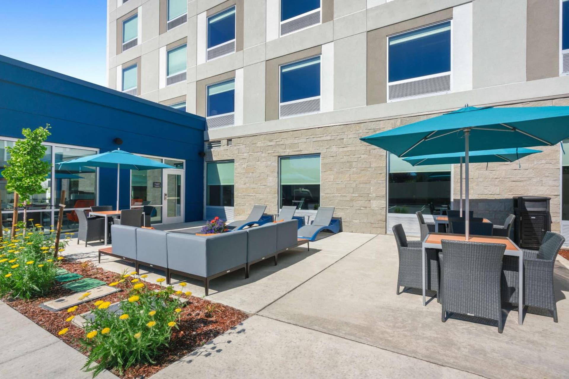 Hampton Inn Bellingham Airport, WA interior in Bellingham, WA — gallery photo 2