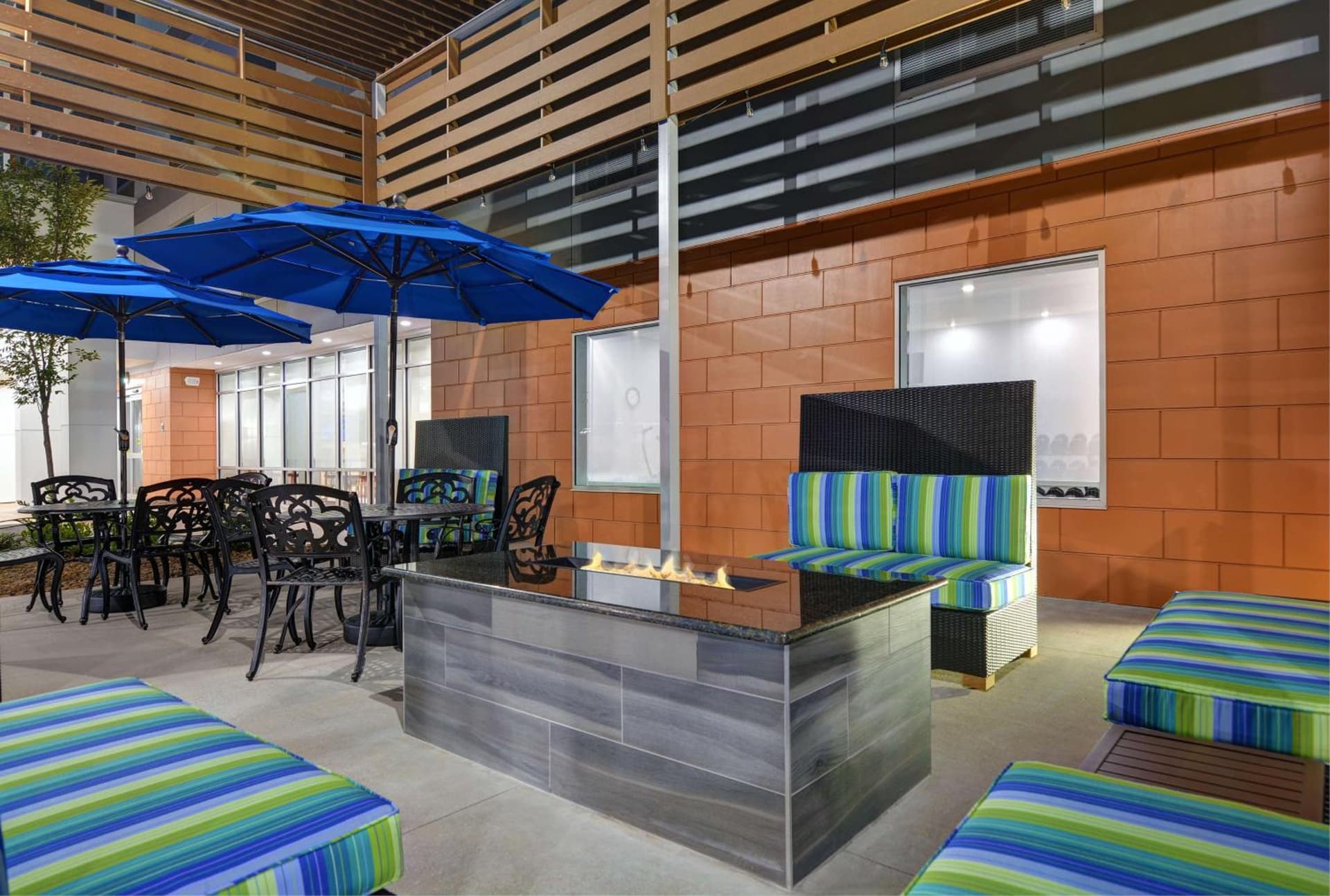 Home2 Suites By Hilton Bentonville Rogers interior in Bentonville, AR — gallery photo 2