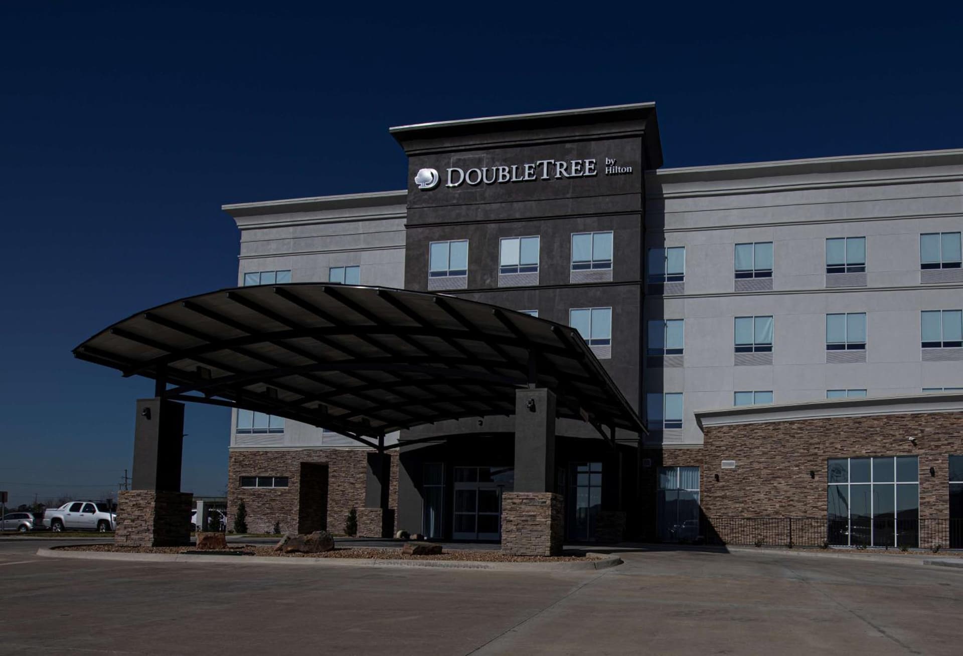 Doubletree Sulphur Lake Charles interior in Sulphur, LA — gallery photo 2
