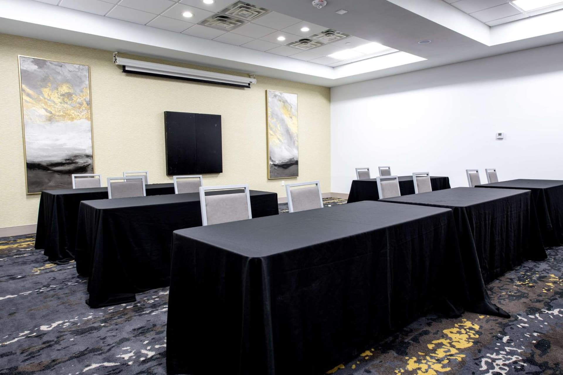 Doubletree Sulphur Lake Charles interior in Sulphur, LA — gallery photo 2