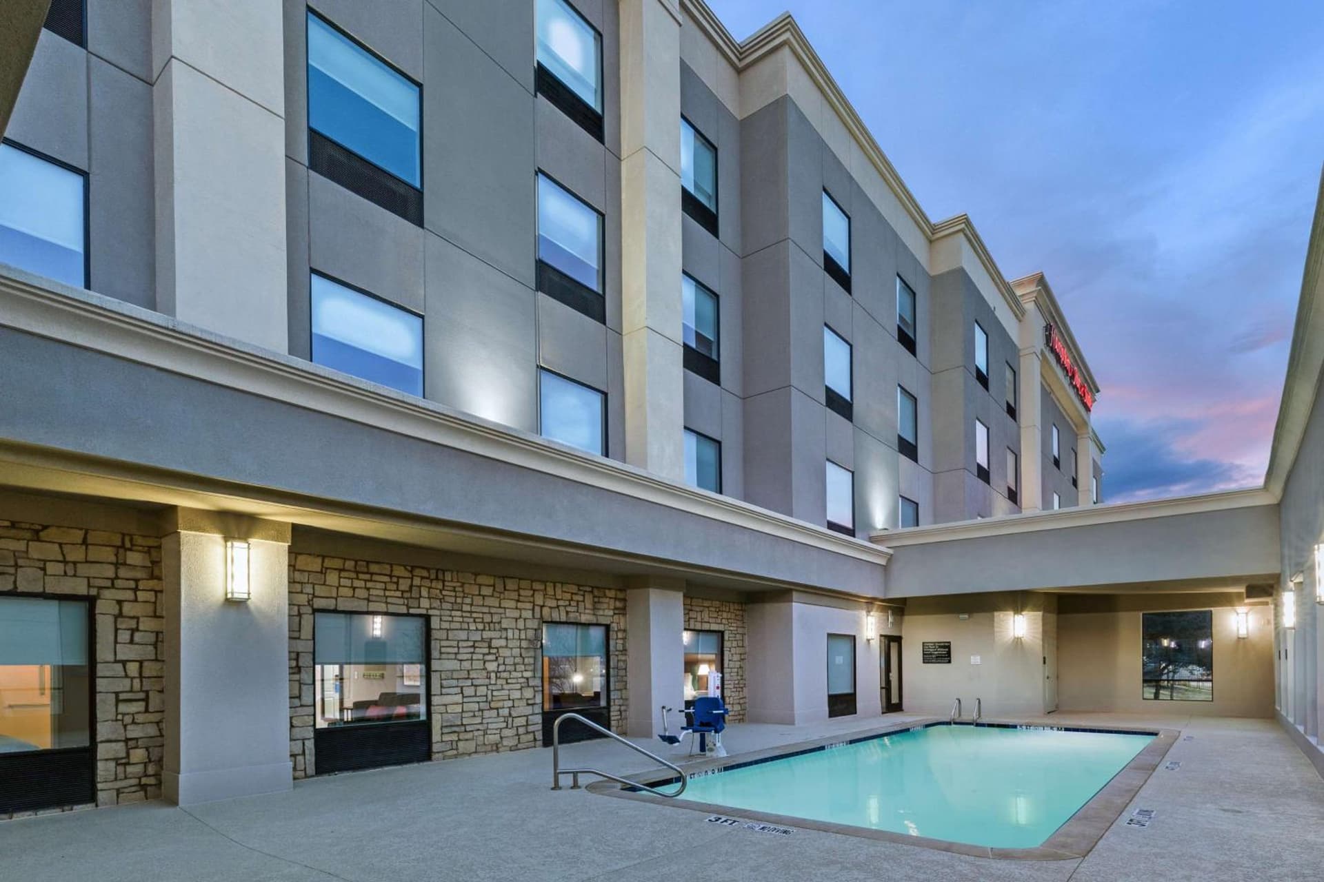 Hampton Inn & Suites Dallas I-30 Cockrell Hill, Tx gallery photo in Dallas, TX — image 17