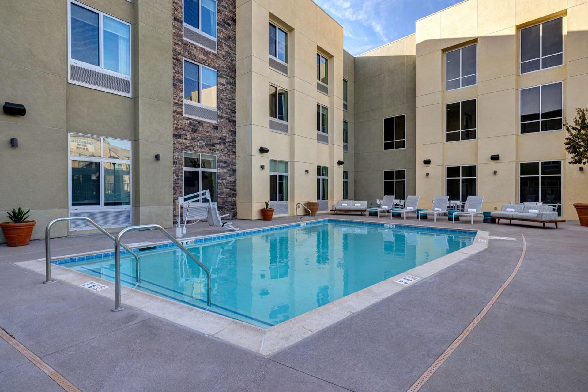 Hilton Garden Inn Temecula gallery photo in Temecula, CA — image 7